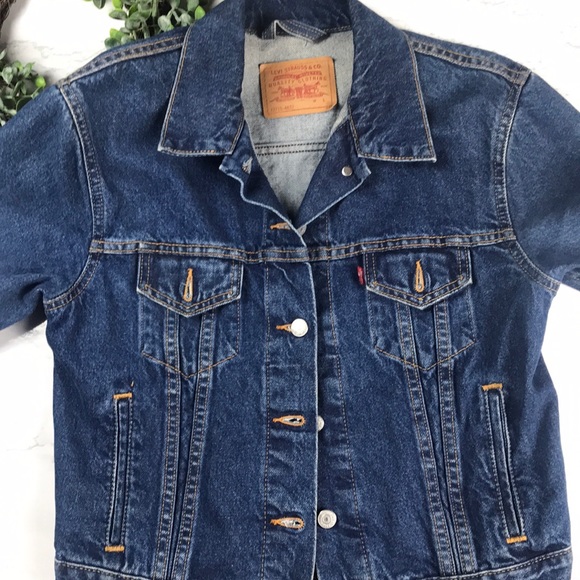 Levi’s | Women’s Jean Jacket - Picture 2 of 7